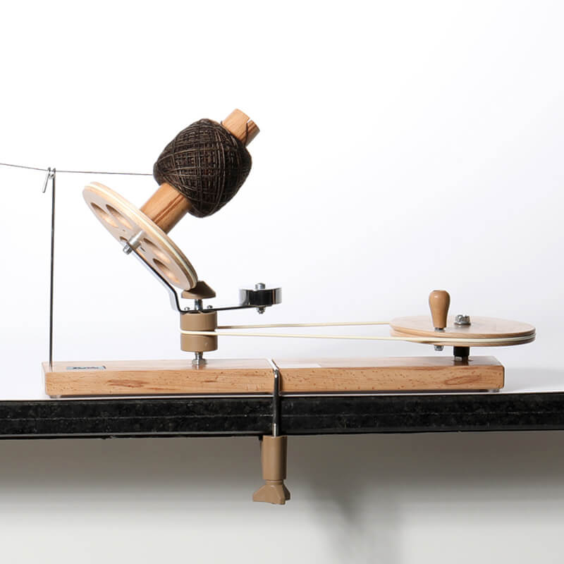 KnitPro siūlų vyniojimo prietaisas (medinis)