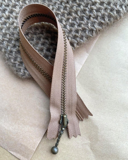 PetiteKnit užtrauktukas 23cm