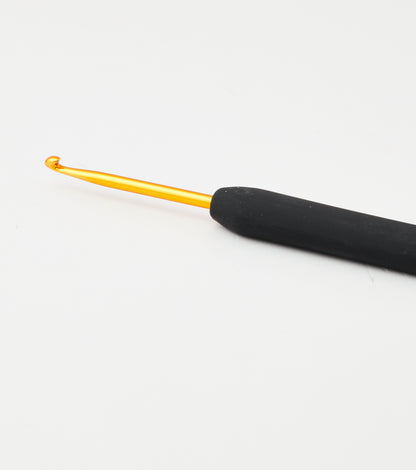 KnitPro Aluminium vąšelis su juoda rankenėle 15cm (auksinės spalvos)