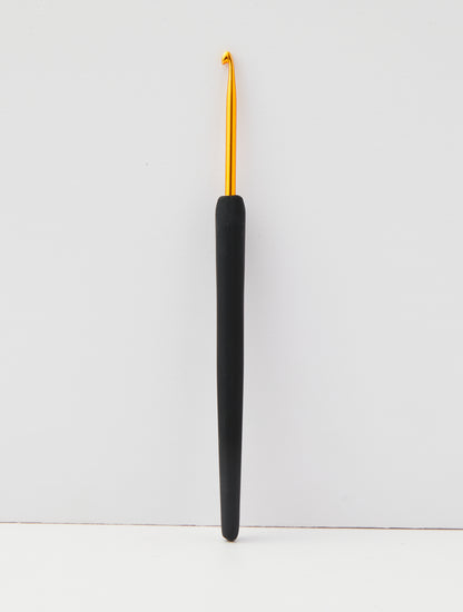 KnitPro Aluminium vąšelis su juoda rankenėle 15cm (auksinės spalvos)