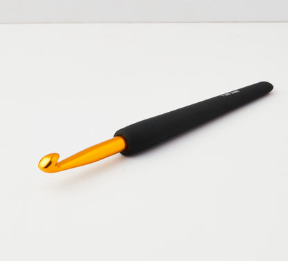 KnitPro Aluminium vąšelis su juoda rankenėle 15cm (auksinės spalvos)