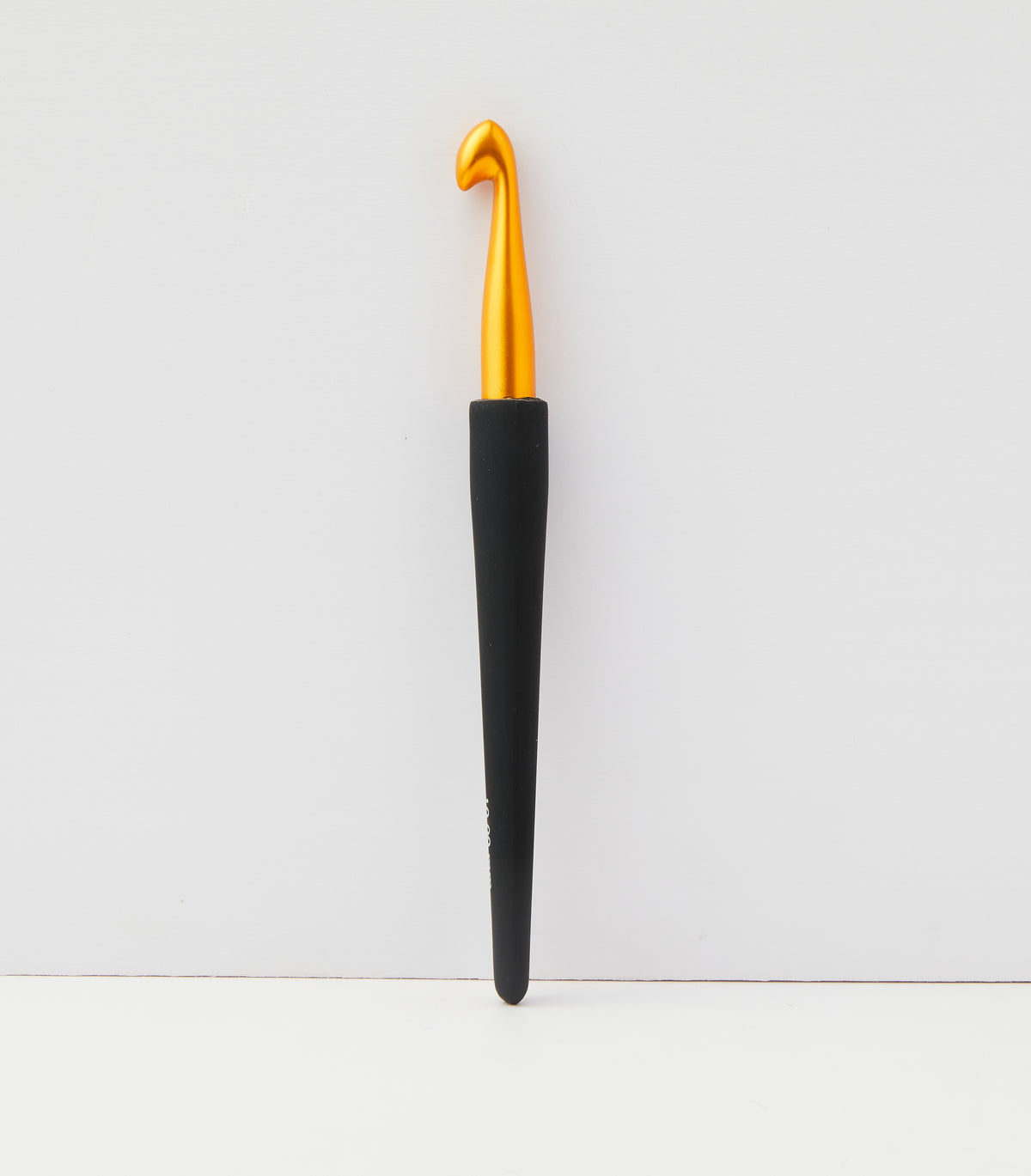 KnitPro Aluminium vąšelis su juoda rankenėle 15cm (auksinės spalvos)