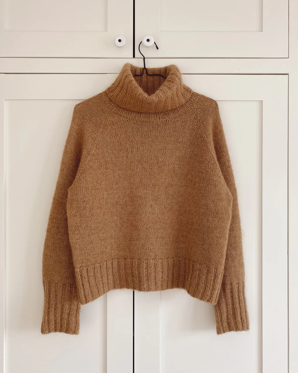 PetiteKnit Caramel Sweater - Schema