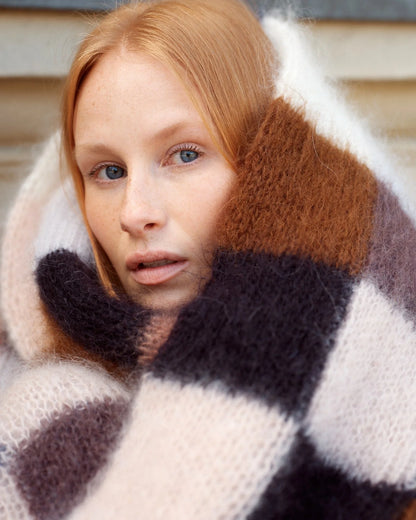 Laine knyga "Nordic Chic: Knitting a Modern Wardrobe" (Copy)