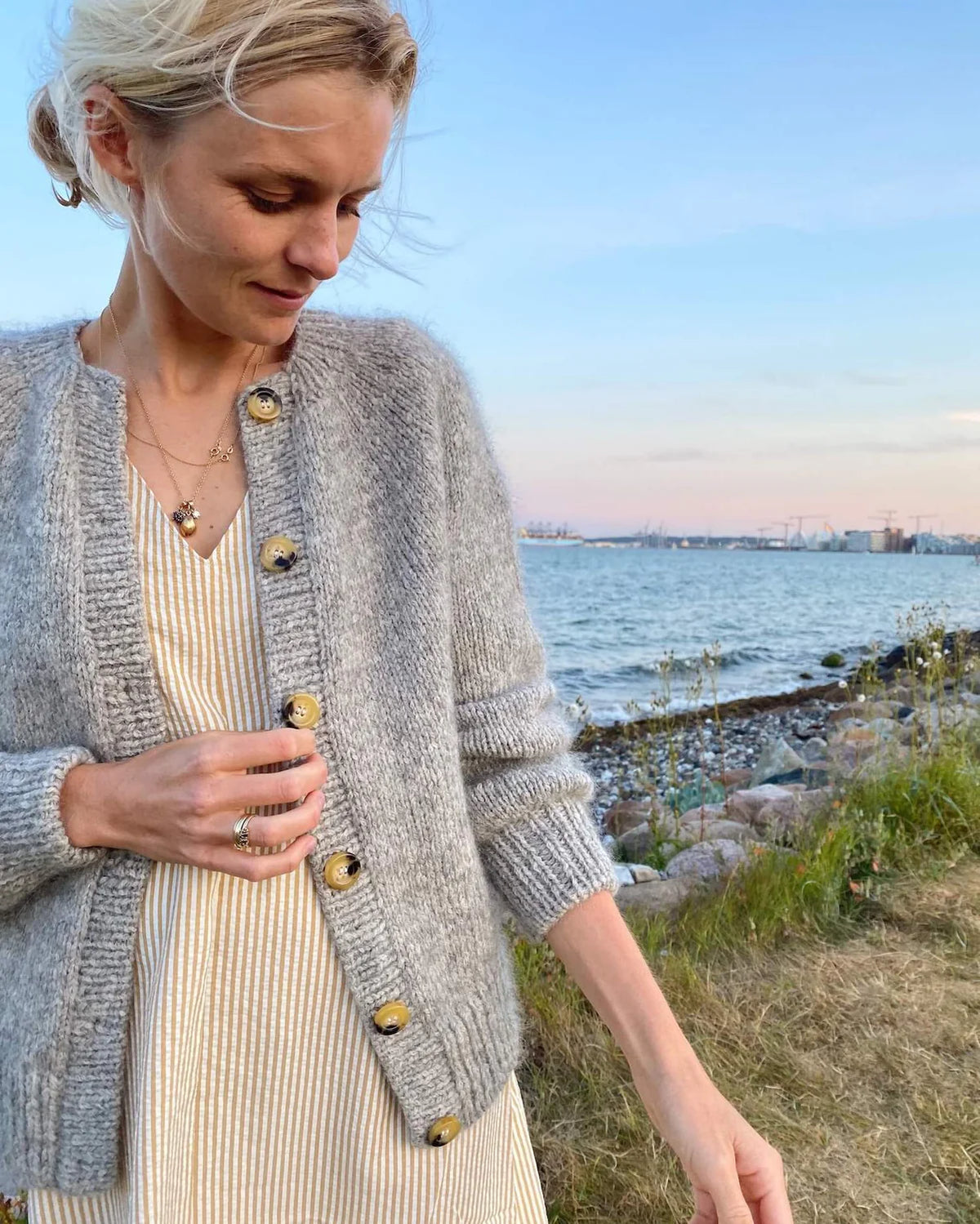 PetiteKnit Novice Cardigan (Chunky Edition) - Schema