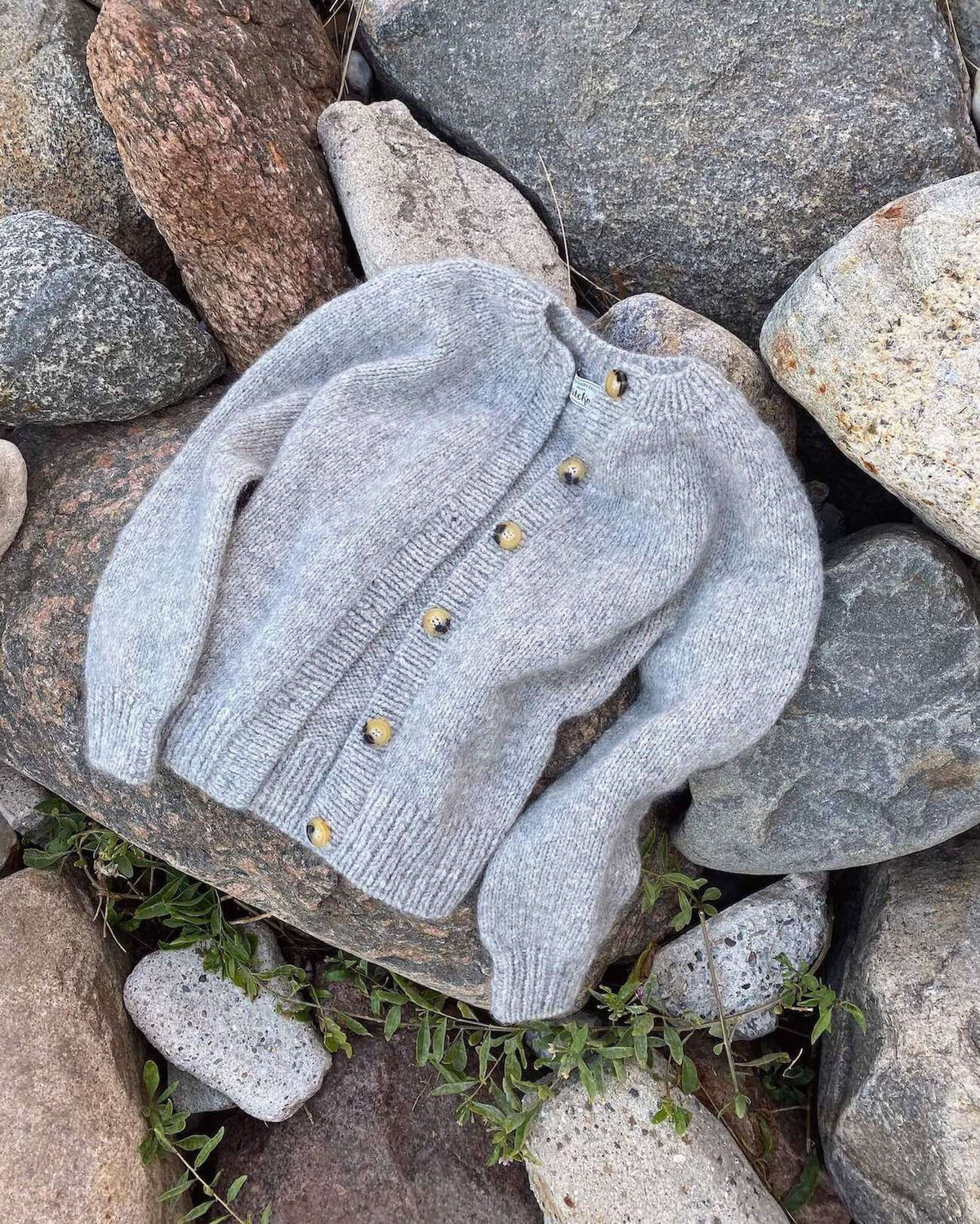 PetiteKnit Novice Cardigan (Chunky Edition) - Schema